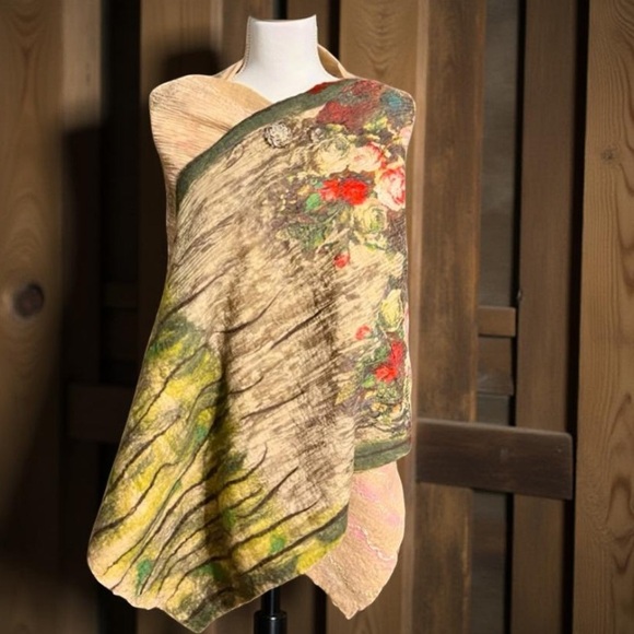 Wool shawl - Floral Wool & Silk shawl very soft & warm Hand crafted L 74”
W 24” - Picture 13 of 13